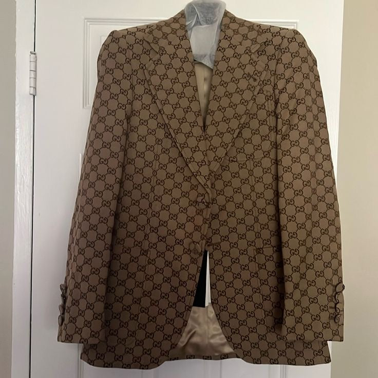 OVERSIZED LOGO BLAZER